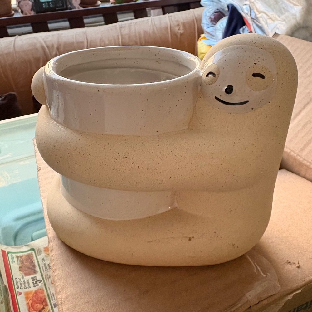 Charming Sloth Planter - Cream and White